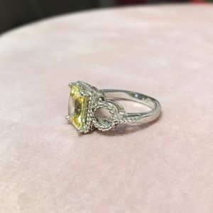Jewelry - Size 8 Canary Yellow Cocktail Ring Jewelry - Size 8 Canary Yellow Cocktail Ring